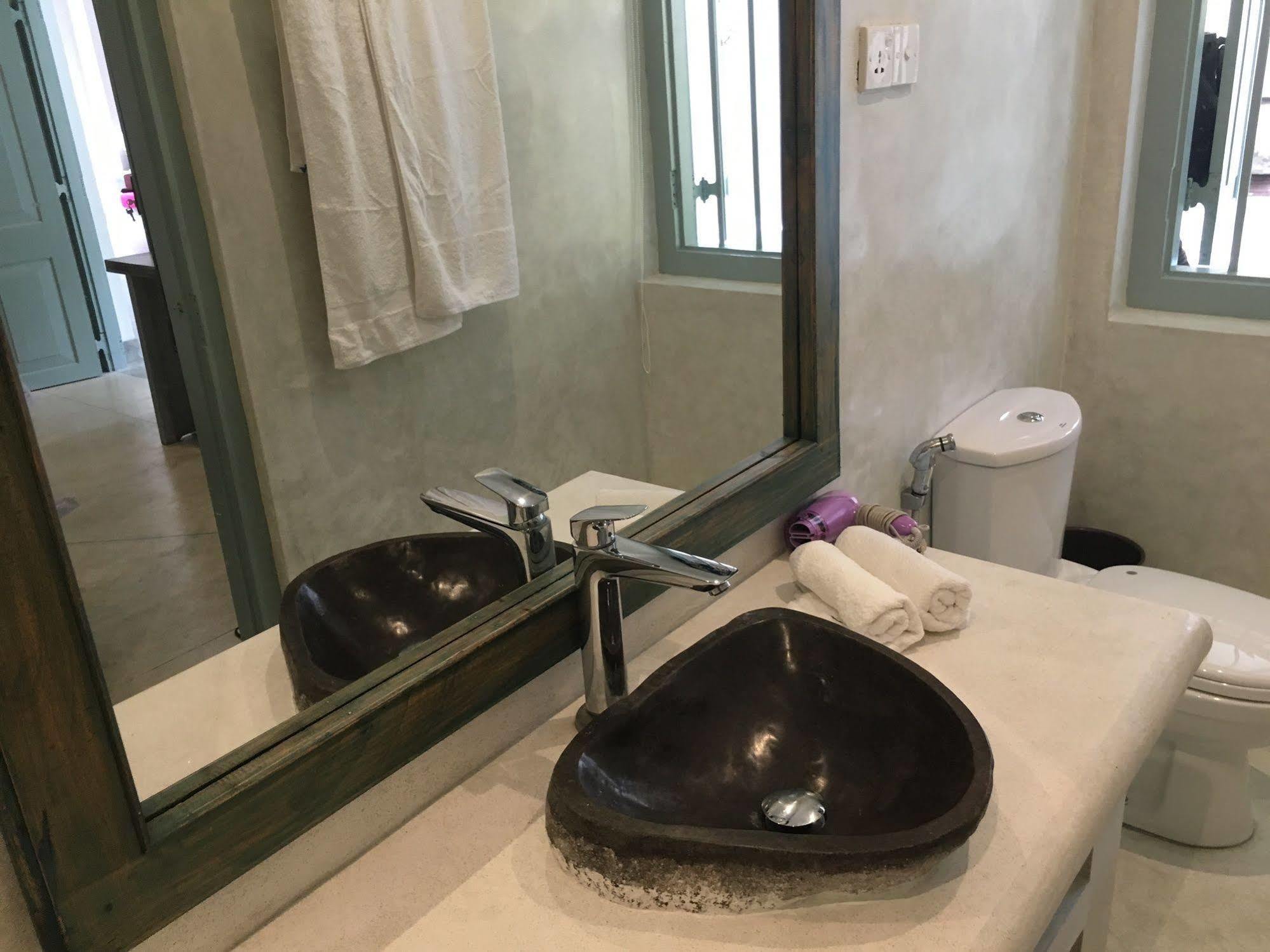 Small House Boutique Guest House Гале Екстериор снимка