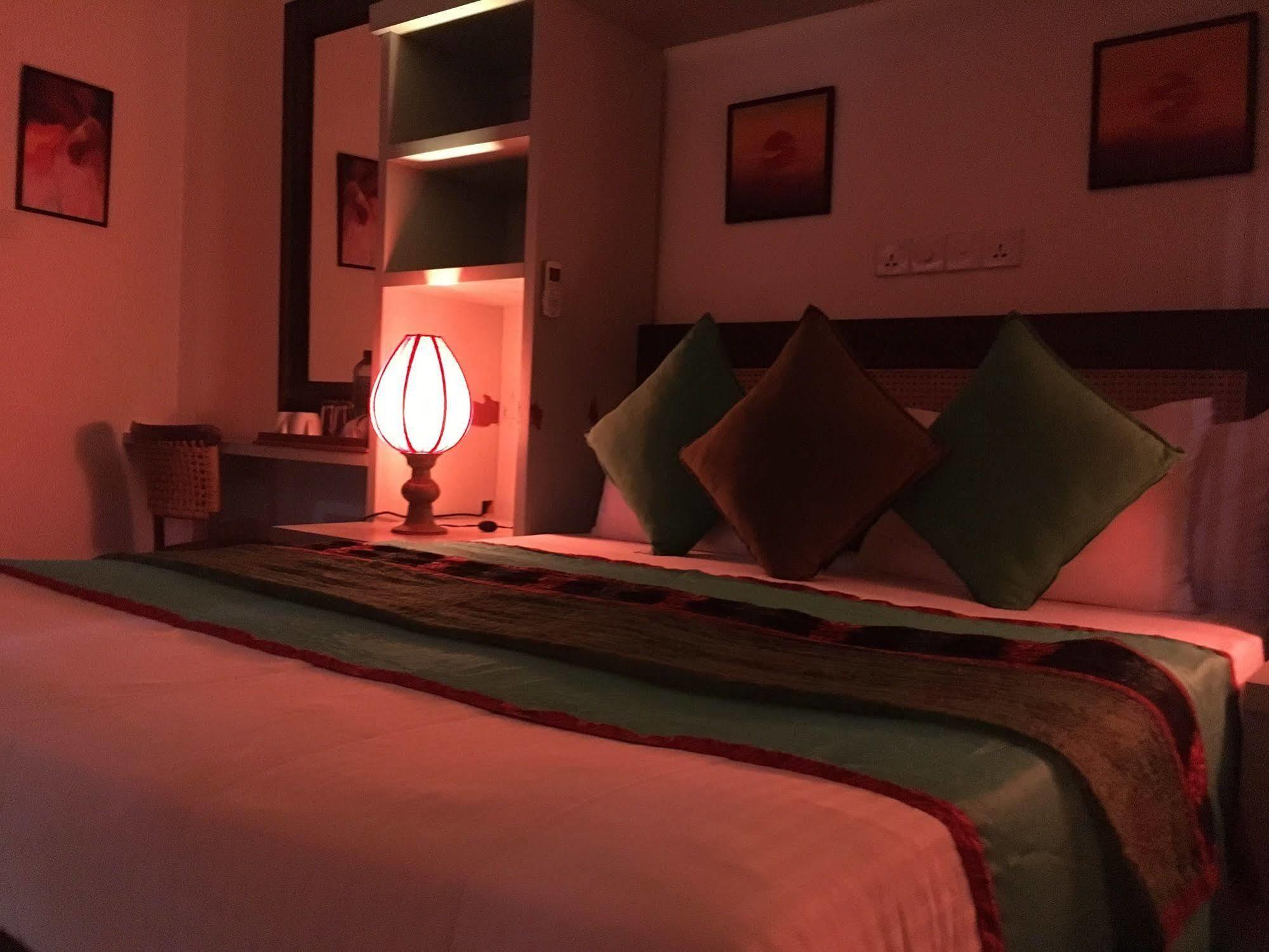 Small House Boutique Guest House Гале Екстериор снимка